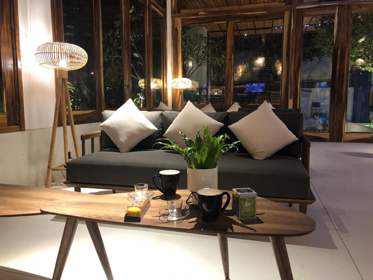 Khách sạn Sky Gem 4*
